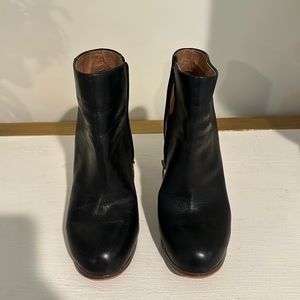 Vine Camuto booties